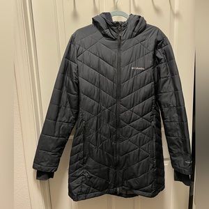Women’s Columbia omni heat long jacket in black.